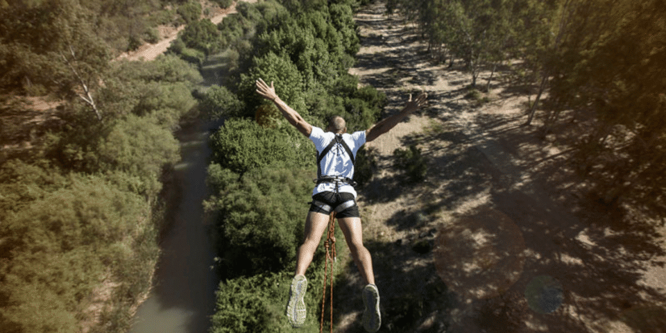 Supera el miedo al puenting con estos consejos y disfruta de una experiencia inolvidable. Vive la adrenalina con seguridad en Cádiz y haz tu primer salto.