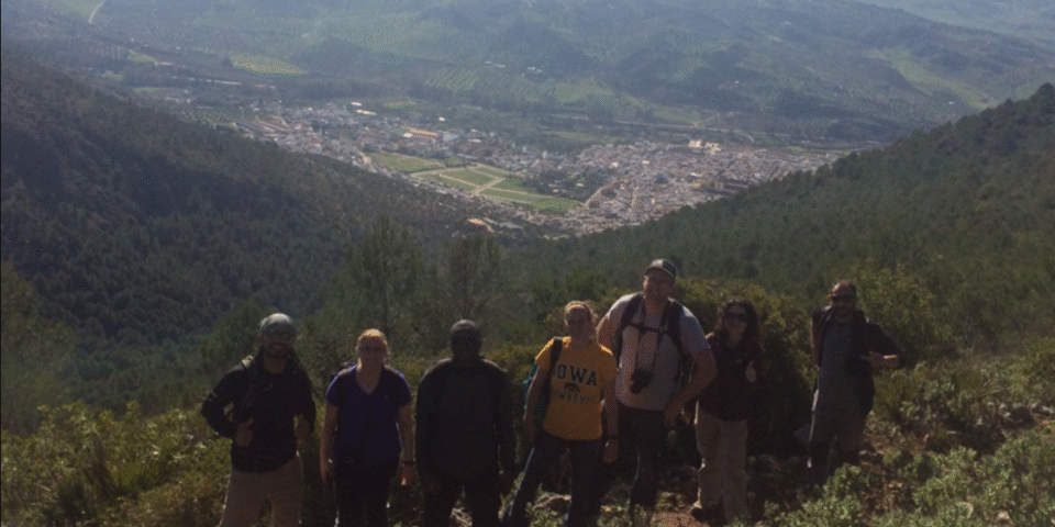 Descubre los mejores consejos para hacer senderismo seguro en la Sierra de Ronda. Planifica tu ruta, equípate bien y disfruta de la naturaleza sin riesgos.