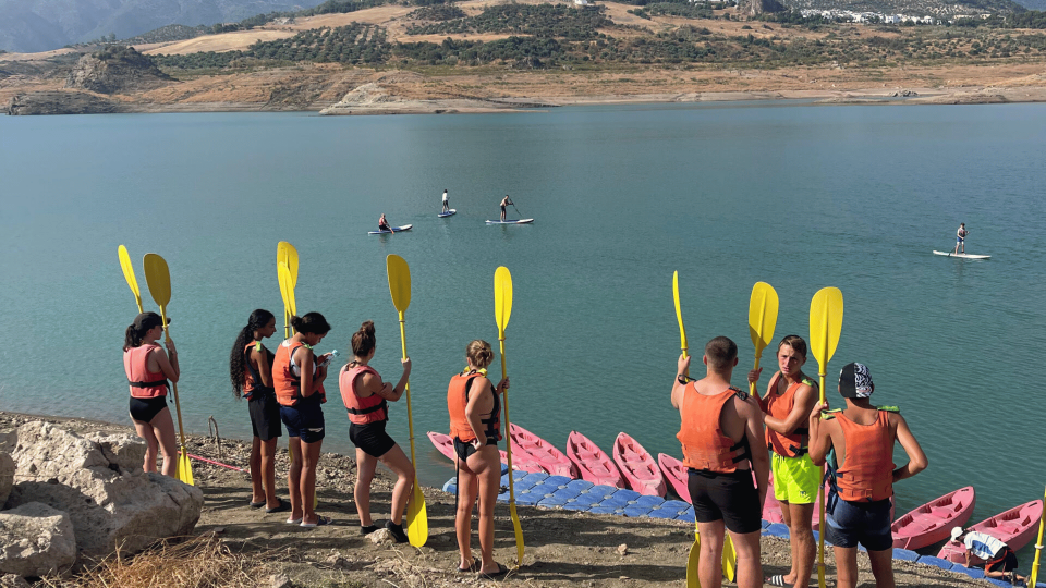 Organiza una experiencia de multiaventura inolvidable con estos consejos. Descubre las mejores actividades al aire libre y vive una aventura única en Cádiz.