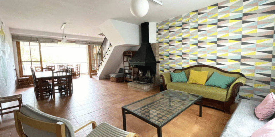 Descubre el EcoAlbergue y disfruta del turismo sostenible en la Sierra de Cádiz. Vive una experiencia ecológica con actividades de aventura y bienestar.