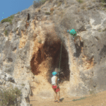 Descubre las mejores épocas para practicar escalada en Cádiz y disfruta de este deporte en entornos naturales únicos. Encuentra la zona perfecta para cada temporada.